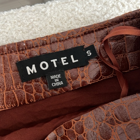 Motel rocks brown croc skirt - Picture 7 of 7
